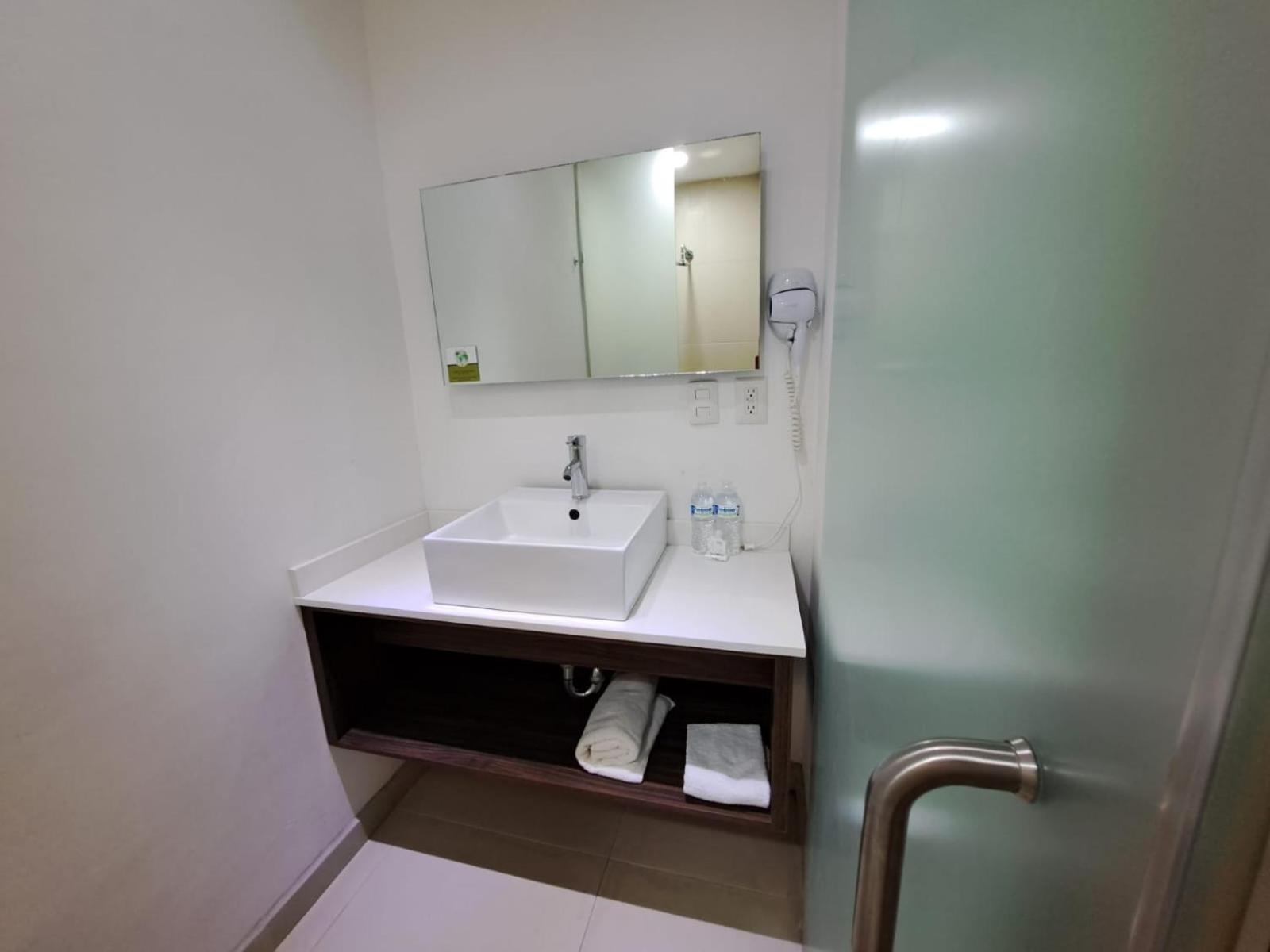 El Hotel Business Class - Zamora Centro Bagian luar foto