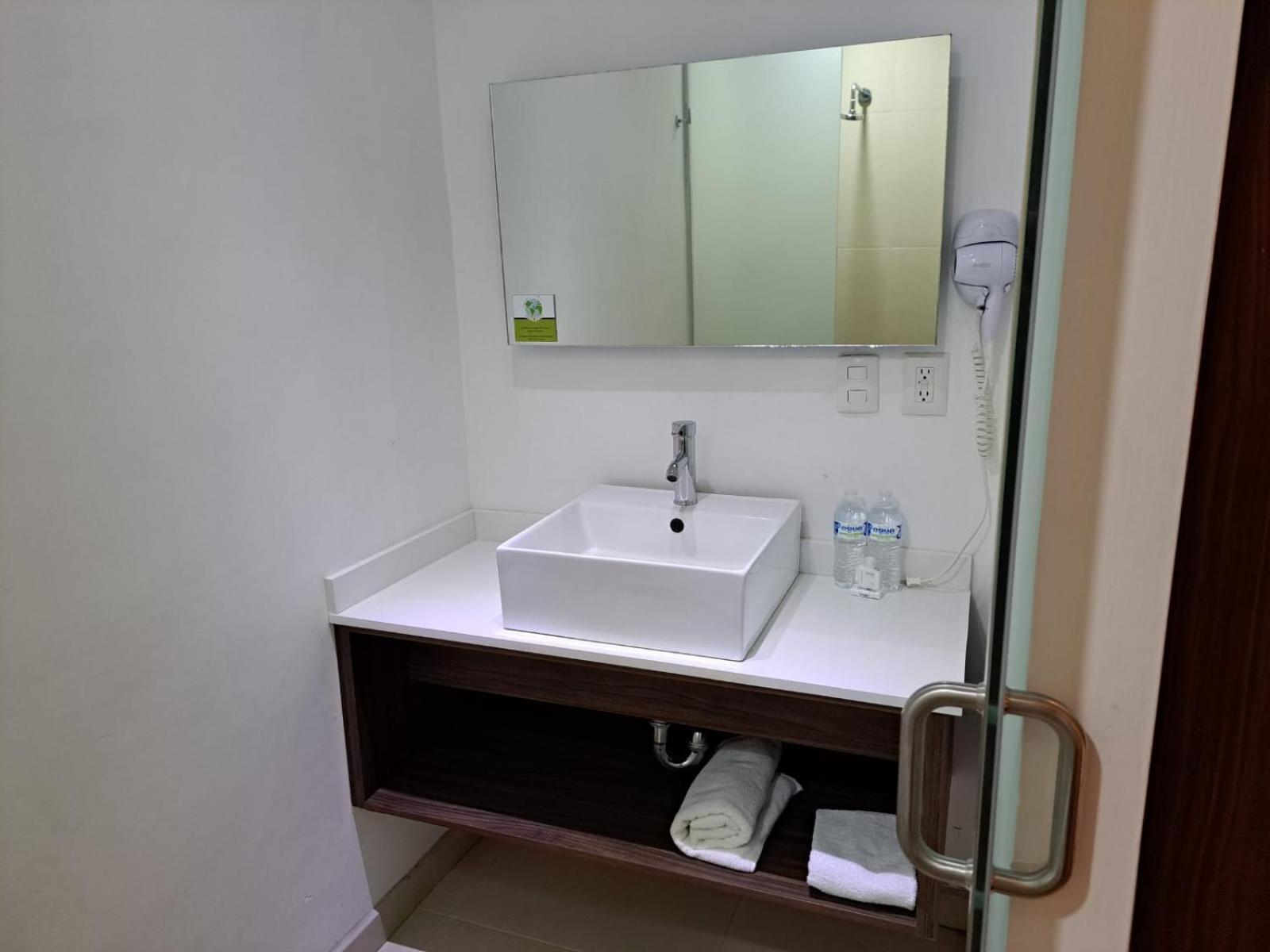 El Hotel Business Class - Zamora Centro Bagian luar foto